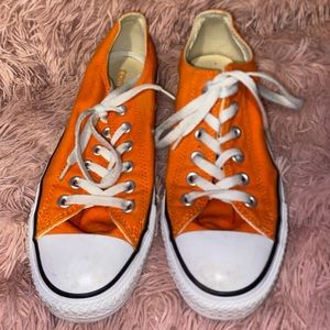 ORANGE CONVERSE